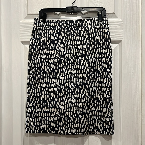 ANN TAYLOR Black & White Print Pencil Skirt - Picture 1 of 10